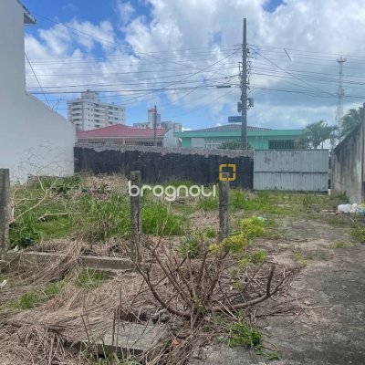 Terreno com 412m², no bairro Capoeiras em Florianópolis