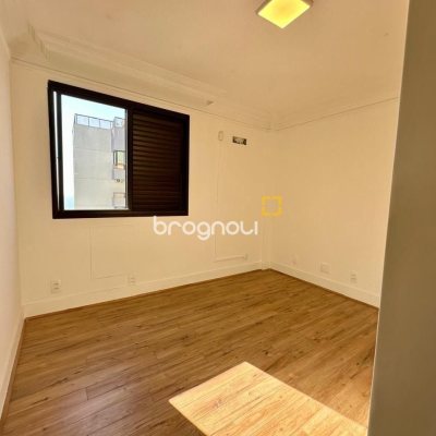 Cobertura com 483m², 4 quartos (sendo 2 suítes), 2 garagens, no bairro Centro em Florianópolis