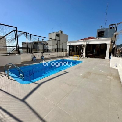 Cobertura com 483m², 4 quartos (sendo 2 suítes), 2 garagens, no bairro Centro em Florianópolis