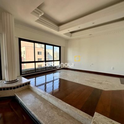 Cobertura com 483m², 4 quartos (sendo 2 suítes), 2 garagens, no bairro Centro em Florianópolis