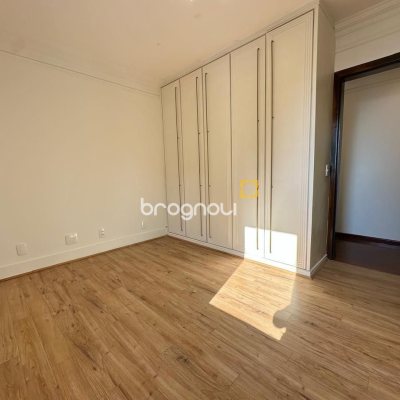 Cobertura com 483m², 4 quartos (sendo 2 suítes), 2 garagens, no bairro Centro em Florianópolis