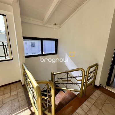 Cobertura com 483m², 4 quartos (sendo 2 suítes), 2 garagens, no bairro Centro em Florianópolis