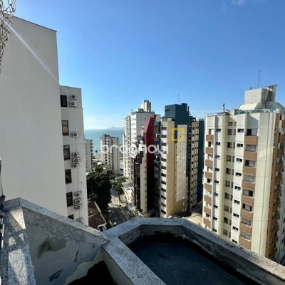 Cobertura com 483m², 4 quartos (sendo 2 suítes), 2 garagens, no bairro Centro em Florianópolis