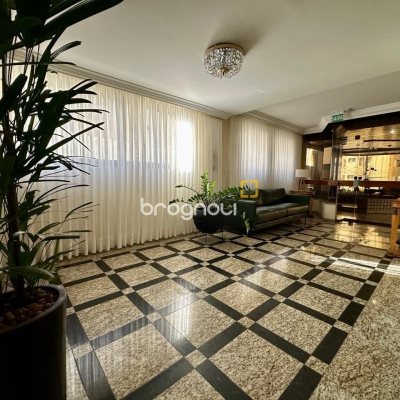 Cobertura com 483m², 4 quartos (sendo 2 suítes), 2 garagens, no bairro Centro em Florianópolis