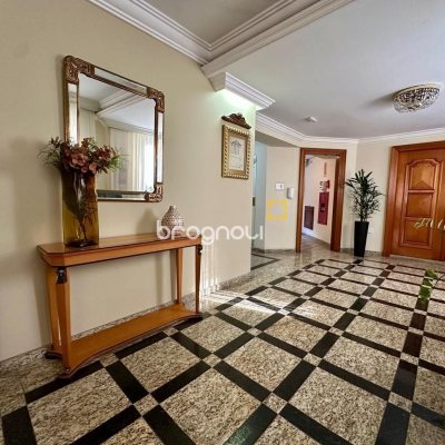 Cobertura com 483m², 4 quartos (sendo 2 suítes), 2 garagens, no bairro Centro em Florianópolis