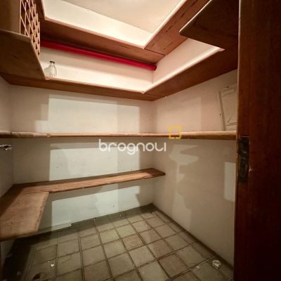 Cobertura com 483m², 4 quartos (sendo 2 suítes), 2 garagens, no bairro Centro em Florianópolis