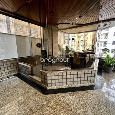 Cobertura com 483m², 4 quartos (sendo 2 suítes), 2 garagens, no bairro Centro em Florianópolis