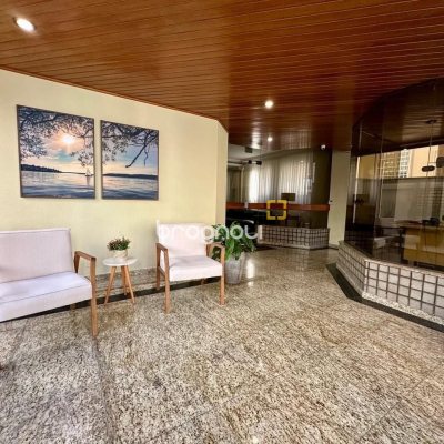 Cobertura com 483m², 4 quartos (sendo 2 suítes), 2 garagens, no bairro Centro em Florianópolis