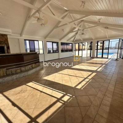 Cobertura com 483m², 4 quartos (sendo 2 suítes), 2 garagens, no bairro Centro em Florianópolis