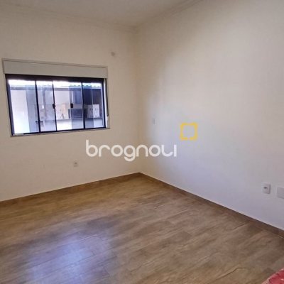 Casa de Condomínio com 134m², 3 quartos (sendo 1 suíte), 2 garagens, no bairro Cachoeira do Bom Jesus em Florianópolis