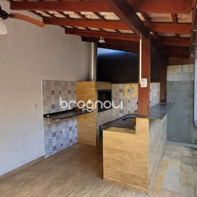 Casa de Condomínio com 134m², 3 quartos (sendo 1 suíte), 2 garagens, no bairro Cachoeira do Bom Jesus em Florianópolis