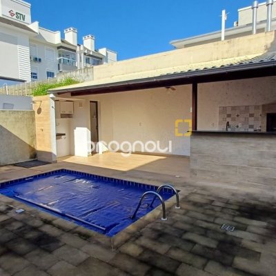 Casa de Condomínio com 134m², 3 quartos (sendo 1 suíte), 2 garagens, no bairro Cachoeira do Bom Jesus em Florianópolis