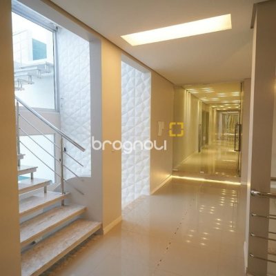 Casa de Condomínio com 1100m², 5 quartos (sendo 5 suítes), 3 garagens, no bairro Roçado em São José