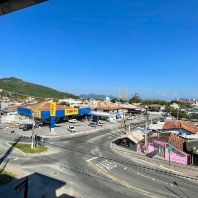 Prédio com 550m², 5 garagens, no bairro Ponta das Canas em Florianópolis
