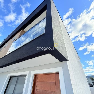 Casa com 84m², 2 quartos (sendo 2 suítes), 2 garagens, no bairro Bela Vista em Palhoça