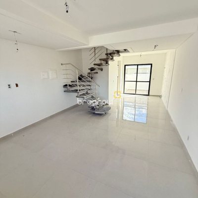 Casa com 84m², 2 quartos (sendo 2 suítes), 2 garagens, no bairro Bela Vista em Palhoça
