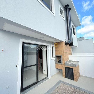 Casa com 84m², 2 quartos (sendo 2 suítes), 2 garagens, no bairro Bela Vista em Palhoça