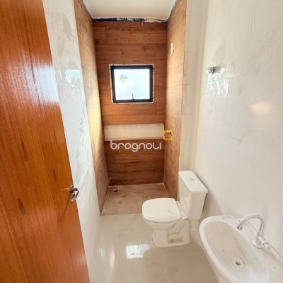 Casa com 84m², 2 quartos (sendo 2 suítes), 2 garagens, no bairro Bela Vista em Palhoça