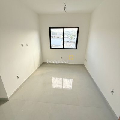 Casa com 84m², 2 quartos (sendo 2 suítes), 2 garagens, no bairro Bela Vista em Palhoça