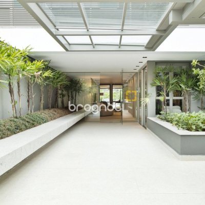 Apartamento com 71m², 2 quartos (sendo 1 suíte), 1 garagem, no bairro Cacupé em Florianópolis