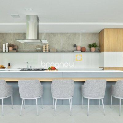 Apartamento com 71m², 2 quartos (sendo 1 suíte), 1 garagem, no bairro Cacupé em Florianópolis