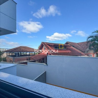 Apartamento com 66m², 2 quartos (sendo 1 suíte), 1 garagem, no bairro Cacupé em Florianópolis