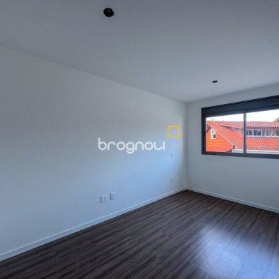 Apartamento com 66m², 2 quartos (sendo 1 suíte), 1 garagem, no bairro Cacupé em Florianópolis