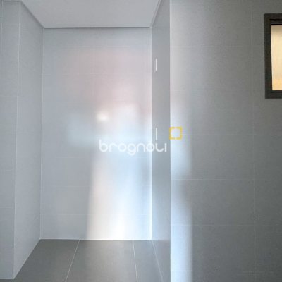 Apartamento com 66m², 2 quartos (sendo 1 suíte), 1 garagem, no bairro Cacupé em Florianópolis