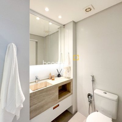 Apartamento com 71m², 2 quartos (sendo 1 suíte), 1 garagem, no bairro Cacupé em Florianópolis