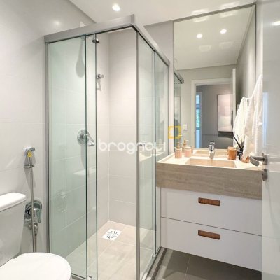 Apartamento com 71m², 2 quartos (sendo 1 suíte), 1 garagem, no bairro Cacupé em Florianópolis