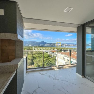 Apartamento com 125m², 3 quartos (sendo 3 suítes), 2 garagens, no bairro Cacupé em Florianópolis