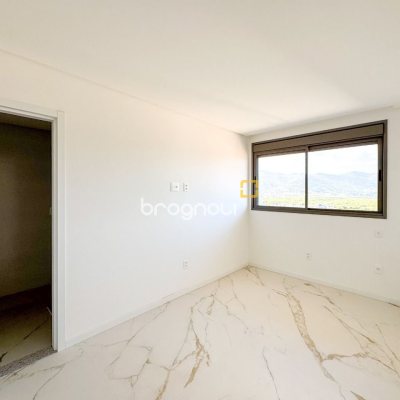 Apartamento com 125m², 3 quartos (sendo 3 suítes), 2 garagens, no bairro Cacupé em Florianópolis