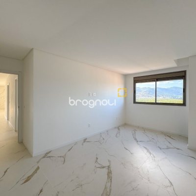 Apartamento com 125m², 3 quartos (sendo 3 suítes), 2 garagens, no bairro Cacupé em Florianópolis
