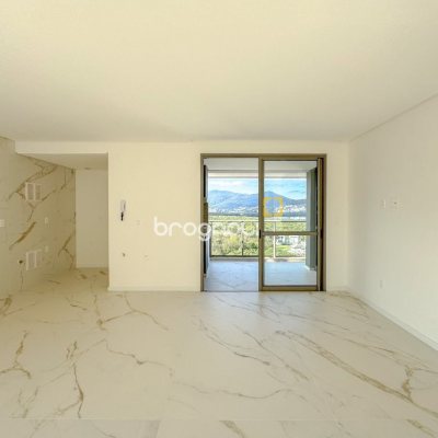 Apartamento com 125m², 3 quartos (sendo 3 suítes), 2 garagens, no bairro Cacupé em Florianópolis