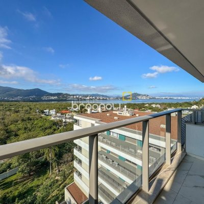 Apartamento com 125m², 3 quartos (sendo 3 suítes), 2 garagens, no bairro Cacupé em Florianópolis