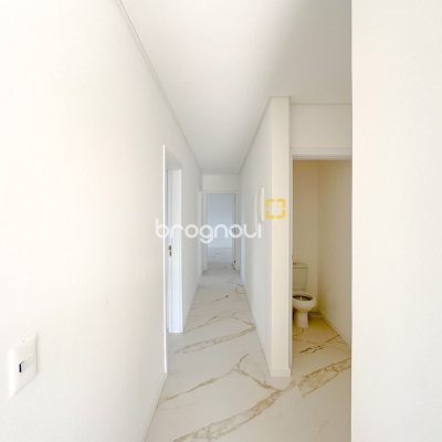 Apartamento com 125m², 3 quartos (sendo 3 suítes), 2 garagens, no bairro Cacupé em Florianópolis