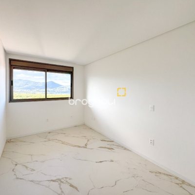 Apartamento com 125m², 3 quartos (sendo 3 suítes), 2 garagens, no bairro Cacupé em Florianópolis
