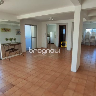 Apartamento com 63m², 2 quartos, 1 garagem, no bairro Kobrasol em São José