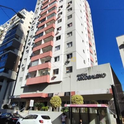 Apartamento com 63m², 2 quartos, 1 garagem, no bairro Kobrasol em São José