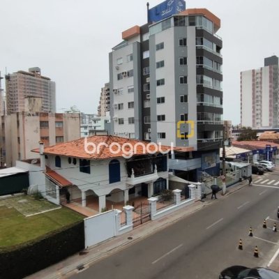 Apartamento com 63m², 2 quartos, 1 garagem, no bairro Kobrasol em São José