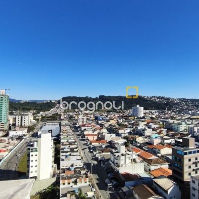 Apartamento com 63m², 2 quartos, 1 garagem, no bairro Kobrasol em São José