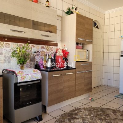 Casa com 398m², 6 quartos (sendo 3 suítes), 4 garagens, no bairro Capoeiras em Florianópolis