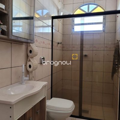 Casa com 398m², 6 quartos (sendo 3 suítes), 4 garagens, no bairro Capoeiras em Florianópolis