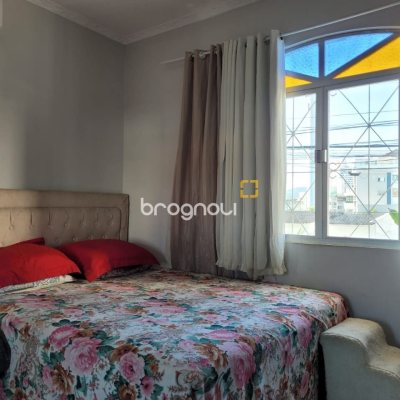 Casa com 398m², 6 quartos (sendo 3 suítes), 4 garagens, no bairro Capoeiras em Florianópolis