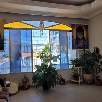 Casa com 398m², 6 quartos (sendo 3 suítes), 4 garagens, no bairro Capoeiras em Florianópolis