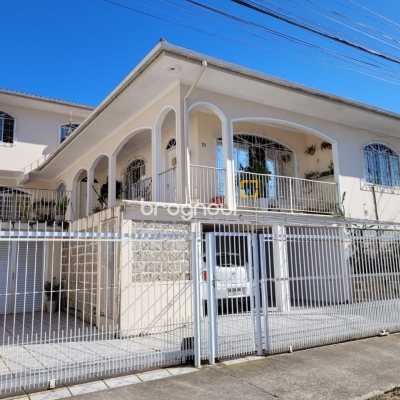 Casa com 398m², 6 quartos (sendo 3 suítes), 4 garagens, no bairro Capoeiras em Florianópolis
