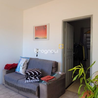 Casa com 398m², 6 quartos (sendo 3 suítes), 4 garagens, no bairro Capoeiras em Florianópolis