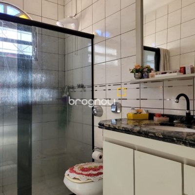 Casa com 398m², 6 quartos (sendo 3 suítes), 4 garagens, no bairro Capoeiras em Florianópolis