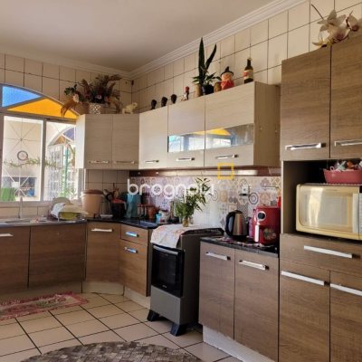 Casa com 398m², 6 quartos (sendo 3 suítes), 4 garagens, no bairro Capoeiras em Florianópolis