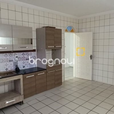 Casa com 398m², 6 quartos (sendo 3 suítes), 4 garagens, no bairro Capoeiras em Florianópolis